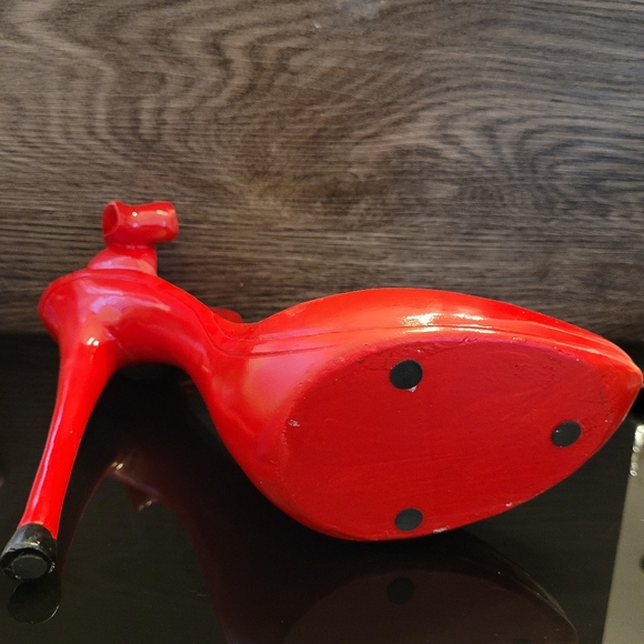 Red Stiletto Shoe Wine Bottle Holder Bow at Heel Durable Resin + 2 free gifts - Picture 2 of 10